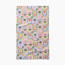 Load image into Gallery viewer, Geometry - Petal Patchwork Towel
