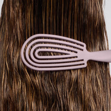 Load image into Gallery viewer, Kitsch - Detangling Flexi Brush - Soft Violet