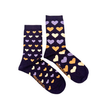 Load image into Gallery viewer, Friday Sock Co. - Women's Modern Hearts Socks
