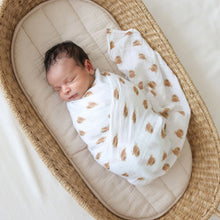 Load image into Gallery viewer, Lulujo Swaddle Blanket Muslin Cotton Highland Cow
