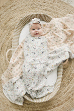 Load image into Gallery viewer, Loulou Lollipop Bumble Bees Muslin Swaddle