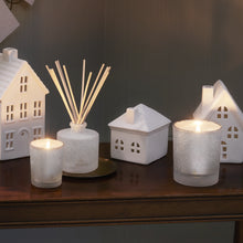 Load image into Gallery viewer, Thymes - Frasier Fir Flocked Petite Reed Diffuser