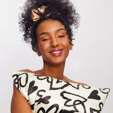 Load image into Gallery viewer, Kitsch - Satin Pillowcase - Heart