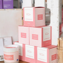 Load image into Gallery viewer, Old Whaling Company - Magnolia Candle