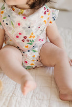 Load image into Gallery viewer, LouLou Lollipop Shell Floral Muslin Bandana Bib Set