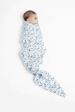 Load image into Gallery viewer, Loulou Lollipop Chevron Muslin Swaddle