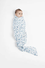 Load image into Gallery viewer, Loulou Lollipop Chevron Muslin Swaddle