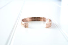 Load image into Gallery viewer, GlassHouseGoods - MAMA BEAR BRACELET