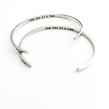 Load image into Gallery viewer, GlassHouseGoods - ONE DAY AT A TIME BRACELET