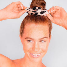 Load image into Gallery viewer, Kitsch - Microfiber Towel Scrunchies - Leopard