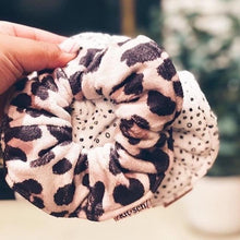 Load image into Gallery viewer, Kitsch - Microfiber Towel Scrunchies - Leopard