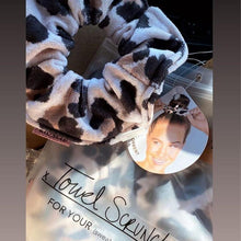 Load image into Gallery viewer, Kitsch - Microfiber Towel Scrunchies - Leopard