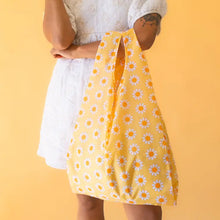 Load image into Gallery viewer, Dreamy Daisy Reusable Bag
