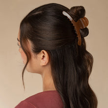 Load image into Gallery viewer, Kitsch - Recycled Plastic Large Arched Clip - Mocha
