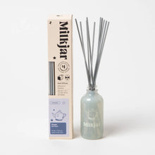 Load image into Gallery viewer, Milkjar - Hygge - Vanilla, Tobacco &amp; Sea Salt 4 oz Reed Diffuser
