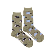 Load image into Gallery viewer, Friday Sock Co. - Women&#39;s Fluffy Cat Socks
