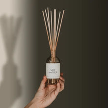 Load image into Gallery viewer, Sweet Water Decor - Salt and Sea Clear Reed Diffuser
