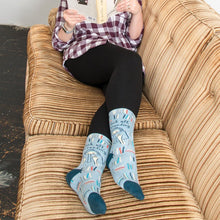 Load image into Gallery viewer, FUCK OFF, I&#39;M READING - WOMEN CREW SOCKS
